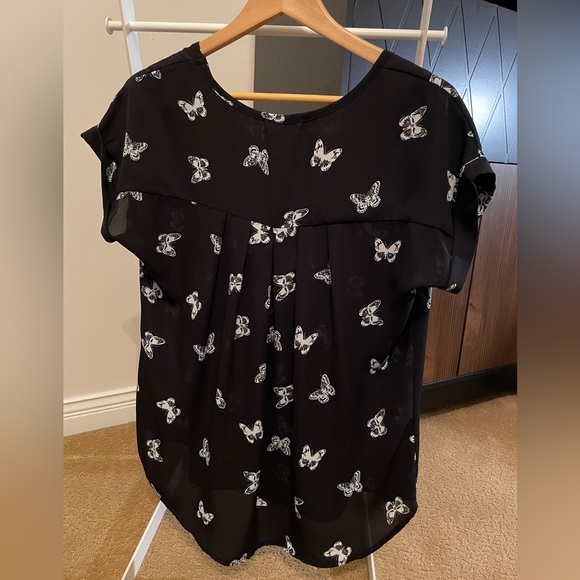 Butterfly Pattern Blouse - Picture 3 of 3